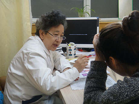 一女子痛经忍了十多年竟致不孕